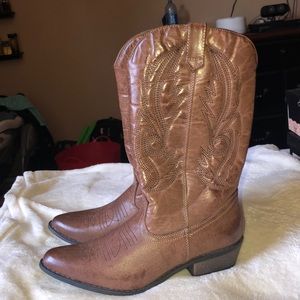Women’s cowboy boots